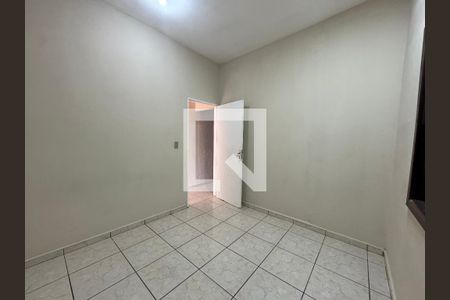 Casa - Quarto de casa à venda com 3 quartos, 225m² em Padroeira, Osasco