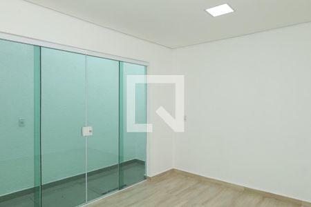 Quarto de casa para alugar com 1 quarto, 10m² em Parque Guarani, São Paulo