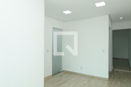 Sala de casa para alugar com 1 quarto, 10m² em Parque Guarani, São Paulo