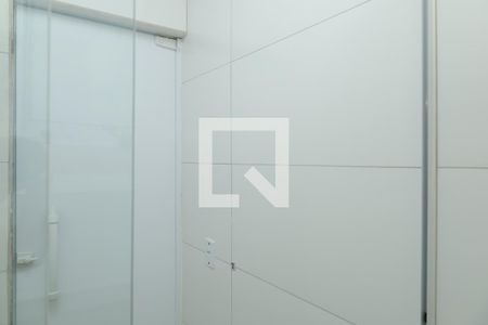 Banheiro 1 de casa para alugar com 1 quarto, 10m² em Parque Guarani, São Paulo