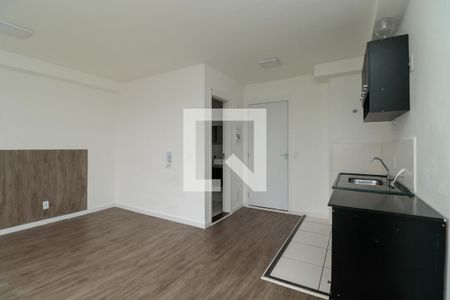 Sala/Cozinha de kitnet/studio à venda com 1 quarto, 28m² em Vila Ema, São Paulo