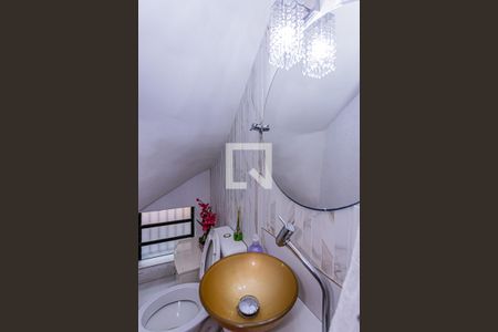 Lavabo de casa para alugar com 2 quartos, 130m² em Jardim Peri, São Paulo