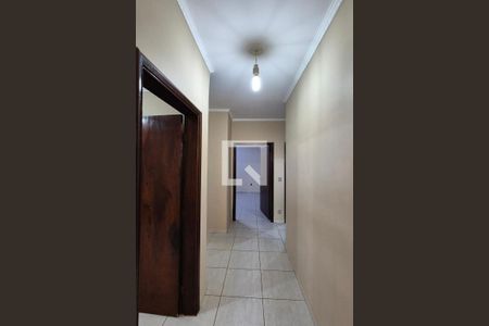 Corredor  de casa à venda com 4 quartos, 158m² em Vila Marieta, Campinas