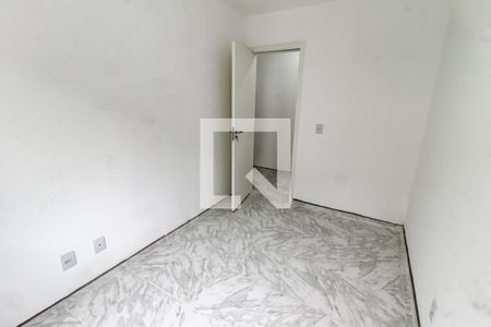 Quarto 1 de apartamento para alugar com 2 quartos, 42m² em Jardim Tres Irmaos, Taboão da Serra