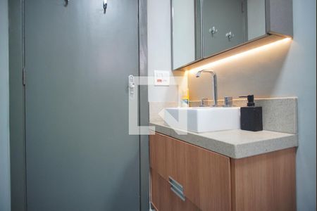 Banheiro Corredor de apartamento à venda com 2 quartos, 69m² em Cristo Redentor, Porto Alegre