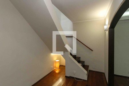 Casa para alugar com 3 quartos, 175m² em Jardim Rodolfo Pirani, São Paulo