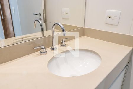 Banheiro da Suíte de apartamento para alugar com 1 quarto, 53m² em Alphaville Industrial, Barueri