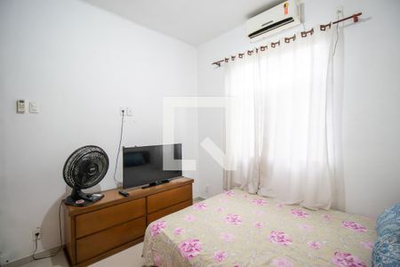 Quarto 2 de casa à venda com 4 quartos, 160m² em Vila Kosmos, Rio de Janeiro