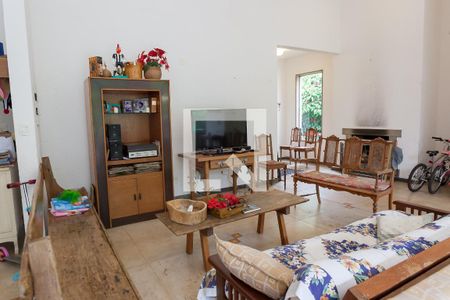 Sala de TV de casa de condomínio à venda com 2 quartos, 276m² em Retiro do Chalé, Brumadinho