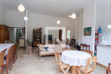 sala de casa de condomínio à venda com 2 quartos, 276m² em Retiro do Chalé, Brumadinho