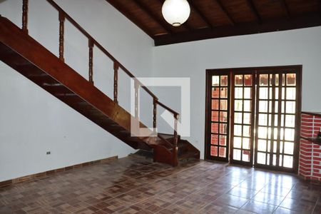 Casa para alugar com 2 quartos, 150m² em Caputera, Cotia