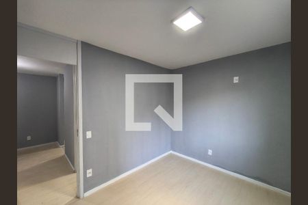 Quarto 1 de apartamento para alugar com 2 quartos, 56m² em Taquara, Rio de Janeiro