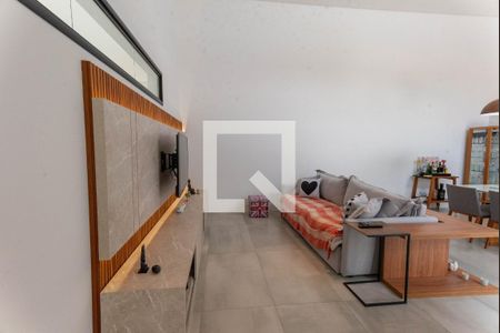 Sala de casa de condomínio à venda com 3 quartos, 200m² em Swiss Park, Campinas