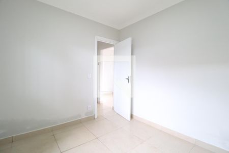 Quarto 1 de casa para alugar com 2 quartos, 50m² em Jardim Europa, Uberlândia