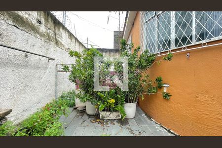 Quintal de casa para alugar com 4 quartos, 157m² em Sampaio, Rio de Janeiro