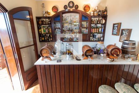 SALA DE ESTAR de casa à venda com 4 quartos, 465m² em Parque São Quirino, Campinas