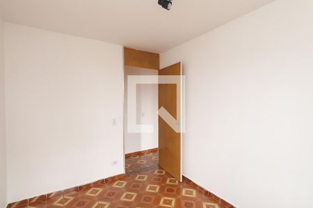 Quarto 2 de apartamento para alugar com 2 quartos, 50m² em Vila Albertina, São Paulo