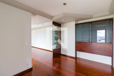 Apartamento à venda com 3 quartos, 125m² em Vila Suzana, São Paulo