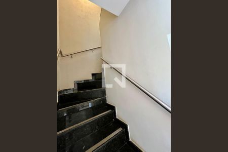 Escada de casa de condomínio à venda com 4 quartos, 104m² em Fazenda Santa Cândida, Campinas