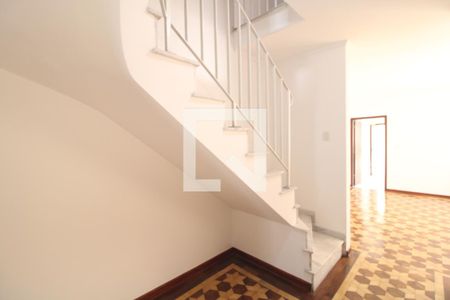 Escada de casa à venda com 3 quartos, 168m² em Jardim Umuarama, São Paulo