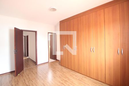 Suíte de casa à venda com 3 quartos, 168m² em Jardim Umuarama, São Paulo