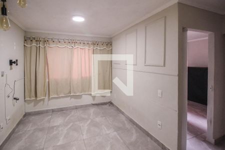Sala de apartamento para alugar com 2 quartos, 43m² em Cerâmica, Nova Iguaçu