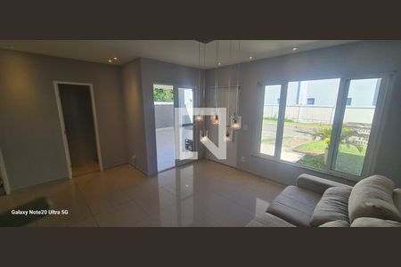 Sala de casa de condomínio para alugar com 3 quartos, 360m² em Itaipuaçu, Maricá