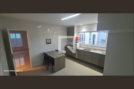 Cozinha de casa de condomínio para alugar com 3 quartos, 360m² em Itaipuaçu, Maricá