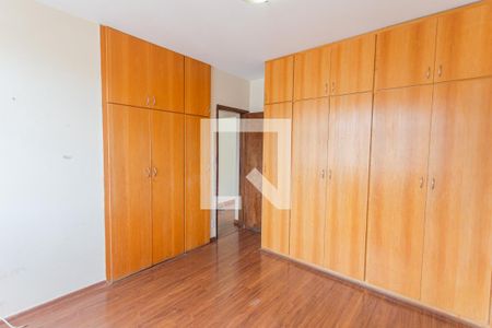 Quarto 1 de apartamento para alugar com 2 quartos, 61m² em Santa Efigênia, Belo Horizonte