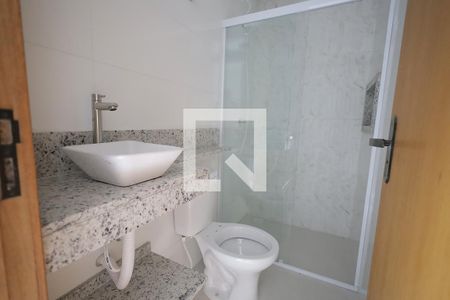 Banheiro de apartamento para alugar com 1 quarto, 36m² em Parque Jaçatuba, Santo André