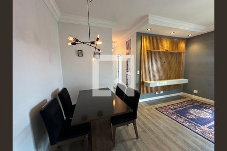 Sala de apartamento para alugar com 2 quartos, 62m² em Jardim Tupanci, Barueri