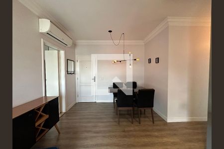 Sala de apartamento para alugar com 2 quartos, 62m² em Jardim Tupanci, Barueri