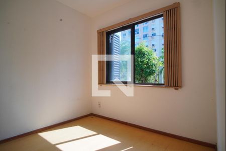 Quarto 1 de apartamento para alugar com 2 quartos, 52m² em Sarandi, Porto Alegre