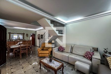 Sala de casa à venda com 4 quartos, 200m² em Cambuci, São Paulo