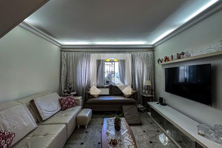 Sala de casa à venda com 4 quartos, 200m² em Cambuci, São Paulo