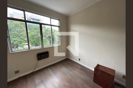 Quarto 1 de apartamento para alugar com 2 quartos, 80m² em Vila Valqueire, Rio de Janeiro