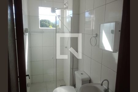 Banheiro de apartamento para alugar com 2 quartos, 60m² em Camburi, Maricá