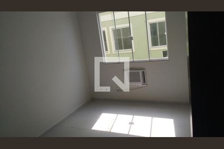 Quarto de apartamento para alugar com 2 quartos, 60m² em Camburi, Maricá