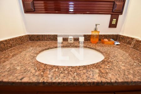 banheiro de apartamento para alugar com 3 quartos, 89m² em Vila Madalena, São Paulo