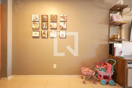 Sala 1 de casa para alugar com 4 quartos, 180m² em Jardim Itu, Porto Alegre