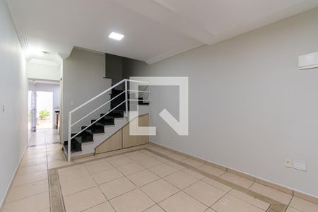 Sala de casa à venda com 2 quartos, 127m² em Vila Tolstoi, São Paulo