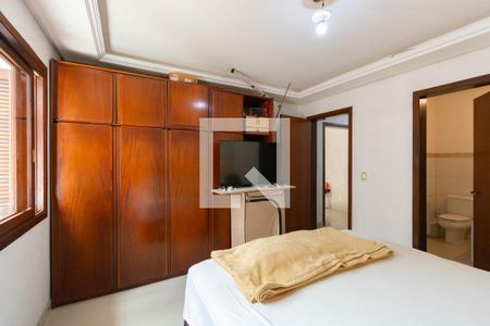 Casa à venda com 3 quartos, 242m² em São Luís, Canoas