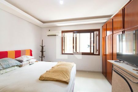 Casa à venda com 3 quartos, 242m² em São Luís, Canoas