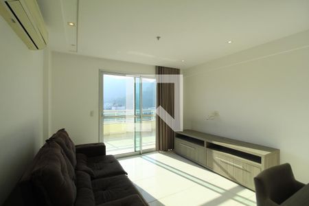 Sala de kitnet/studio para alugar com 1 quarto, 85m² em Jacarepaguá, Rio de Janeiro