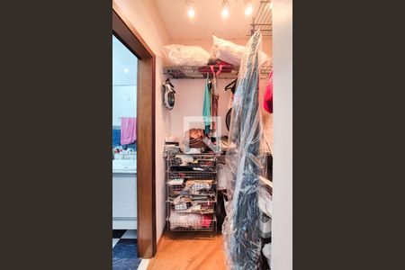 Suíte  - closet de casa à venda com 3 quartos, 126m² em Conjunto Residencial Pombeva, São Bernardo do Campo