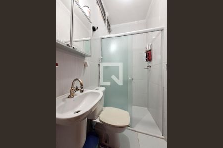 Banheiro de casa à venda com 2 quartos, 120m² em Jardim Carlu, São Paulo