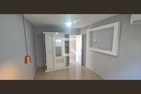 Quarto de casa de condomínio para alugar com 3 quartos, 240m² em Itaipuaçu, Maricá