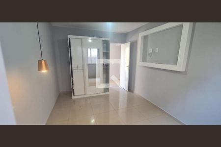 Quarto de casa de condomínio para alugar com 3 quartos, 240m² em Itaipuaçu, Maricá