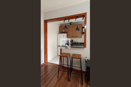 Cozinha  de apartamento à venda com 1 quarto, 43m² em Jardim Botânico, Porto Alegre