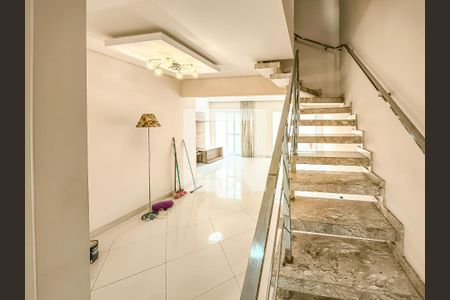 Sala de casa de condomínio para alugar com 3 quartos, 93m² em Interlagos, São Paulo